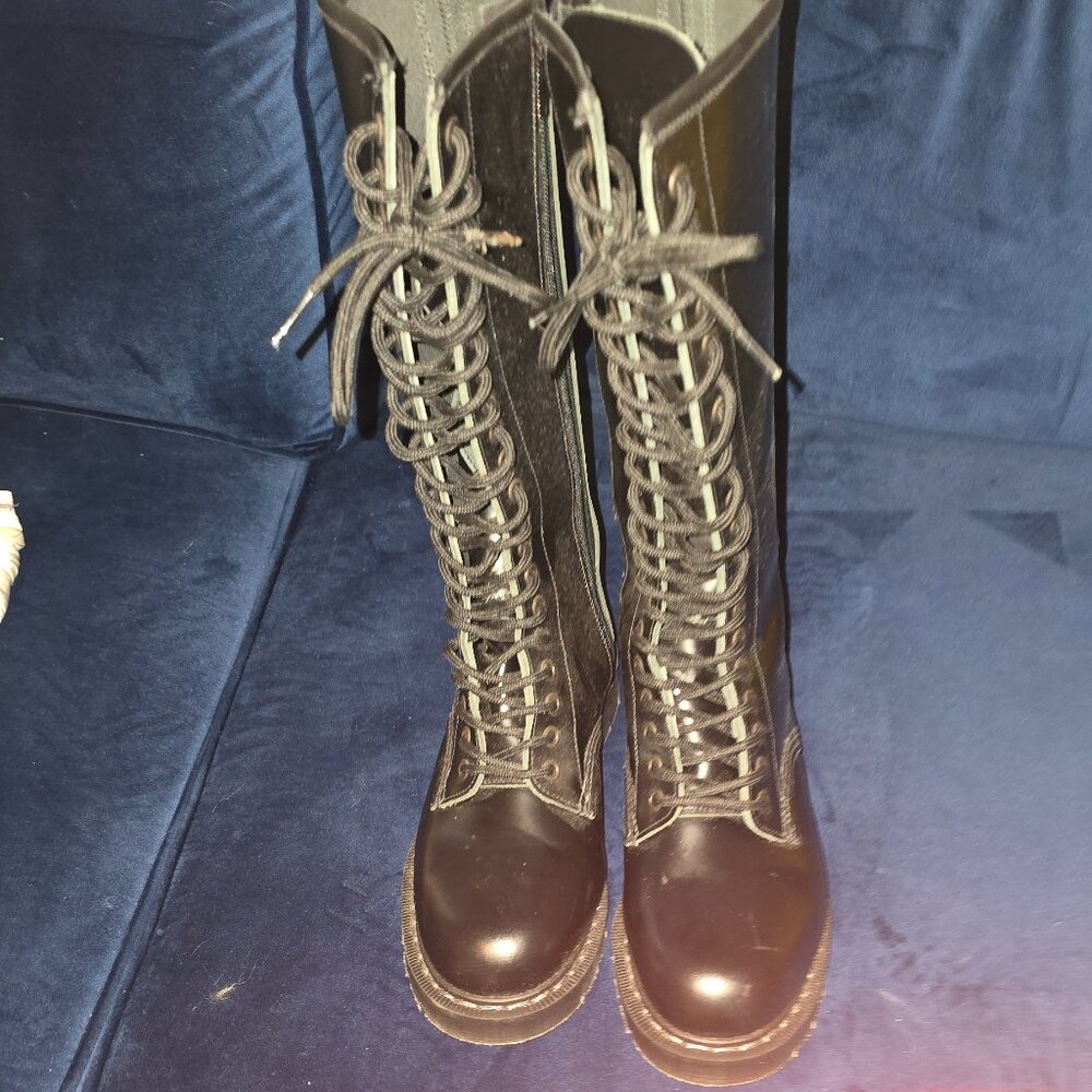 Solovair 20-eyelet  Black Boots